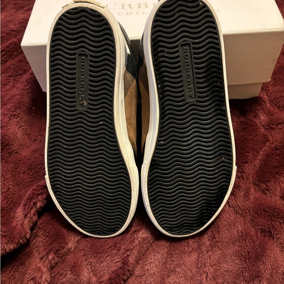 Burberry Authentic kids sneaker. - Picture 6 of 13